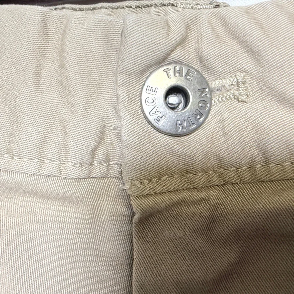 The North Face Mens Khaki Chino Shorts Size 40 Tan Hiking Casual Stretch Cotton